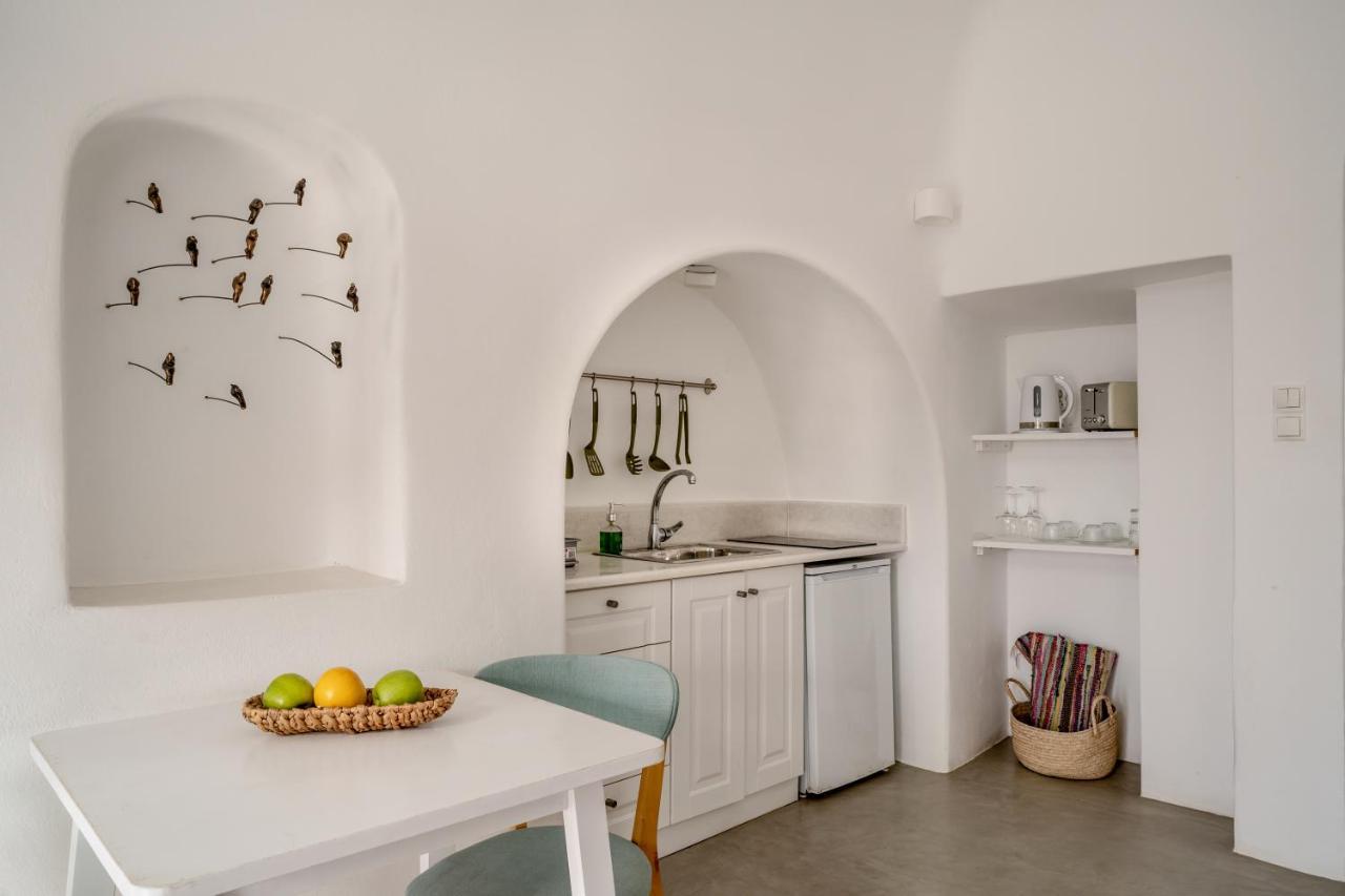 Fosuites Oia  Exterior photo